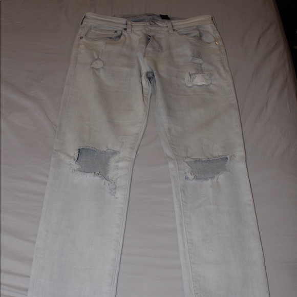 H&M Light Blue Jeans - Picture 1 of 2